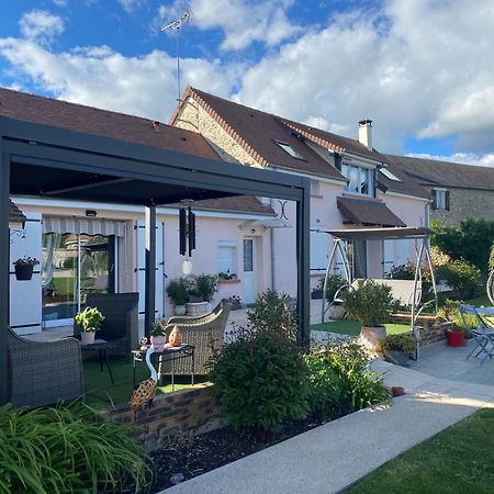 Une Parenthese Fleurie La Heuniere Exterior photo
