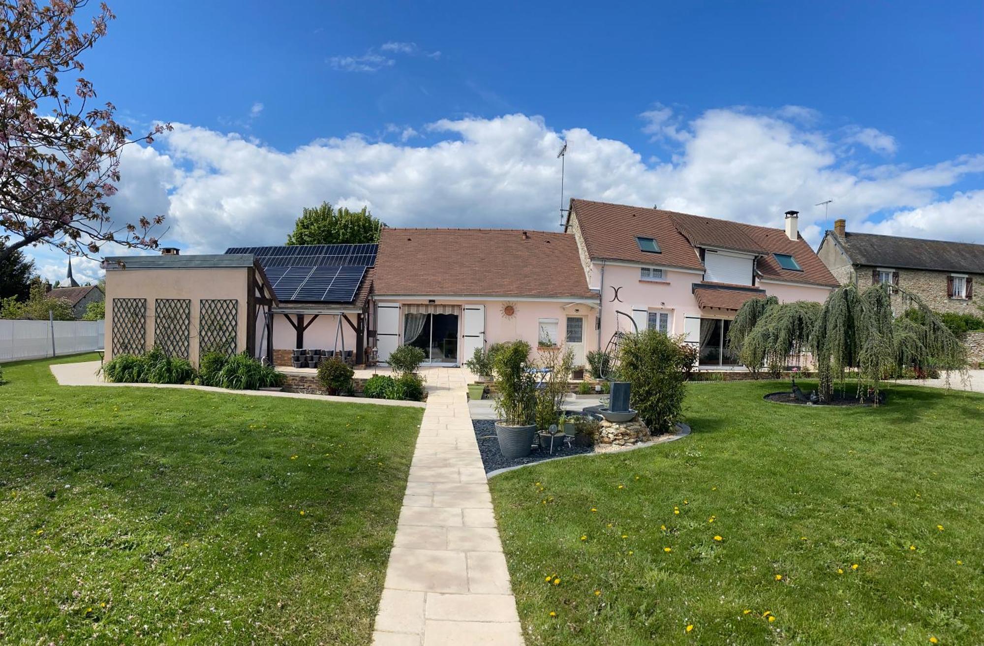 Une Parenthese Fleurie La Heuniere Exterior photo